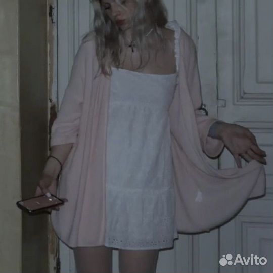 Платье белое мини из рюшек