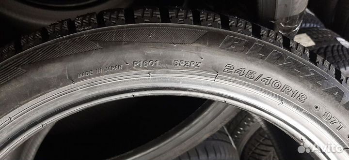 Bridgestone Blizzak Spike-02 245/40 R18 97T