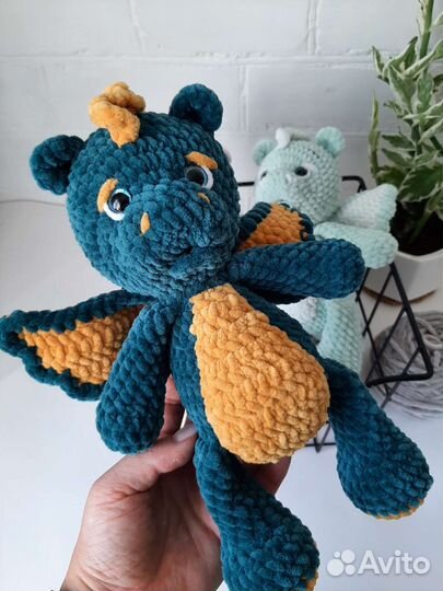 Мягкая игрушка дракон. Вязаный дракон