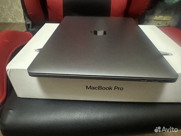 Macbook pro 13 2019 (2,4) I5/8/256 space gray