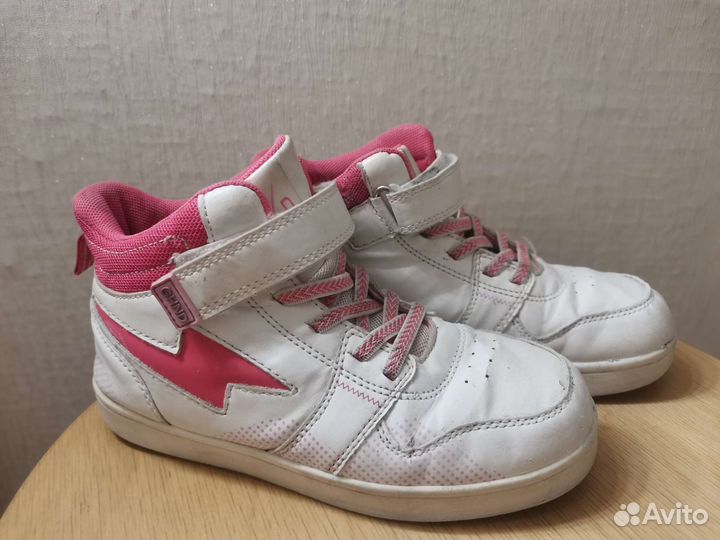 Кроссовки для девочки