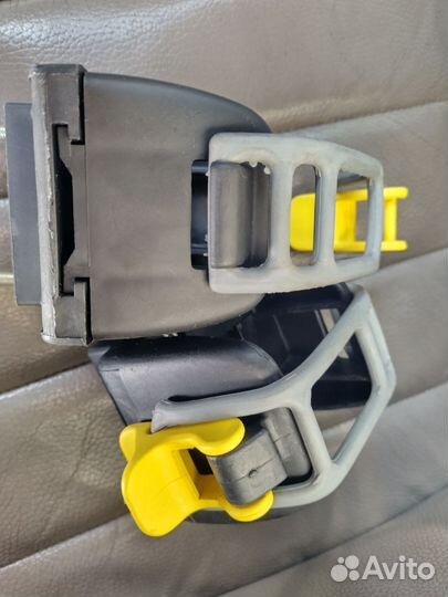 Крепление для лыж на крышу автомобиля