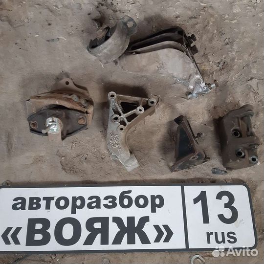 Кронштейны двигателя LADA Priora 8 клапанный мотор