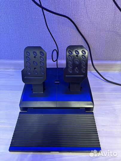 Игровой руль с педалями