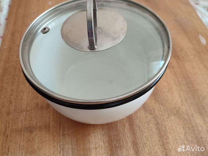 Кастрюля эмалированная