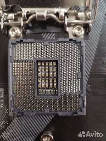 Материнская плата gigabyte