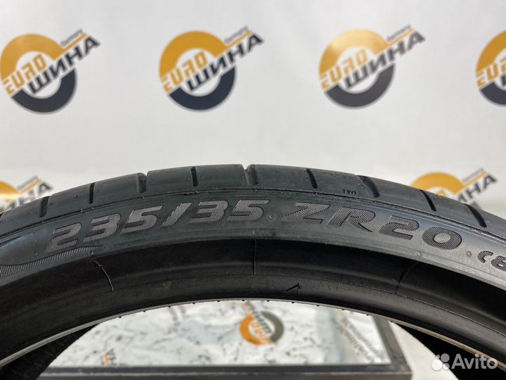 Pirelli P Zero PZ4 235/35 R20 89H