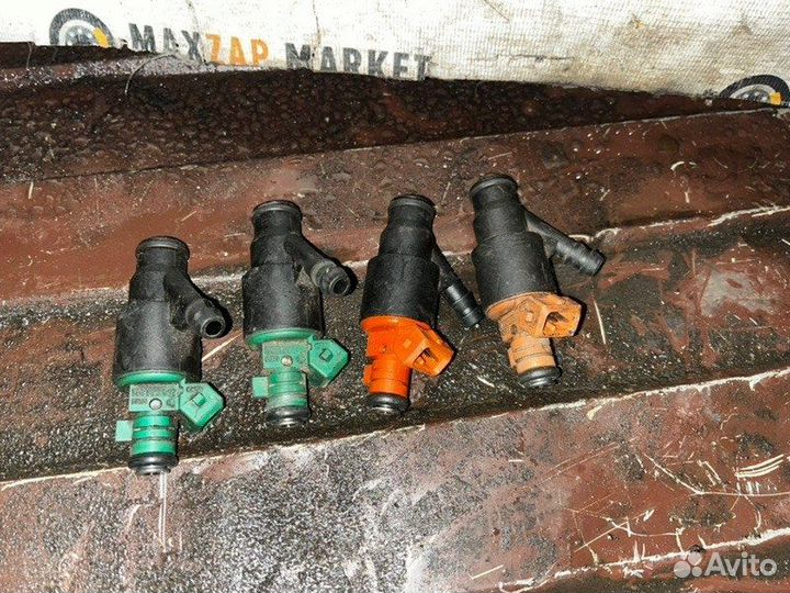 Форсунка топливная Kia Sportage 2.0 2002