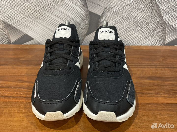 Кроссовки Adidas размер 40,5