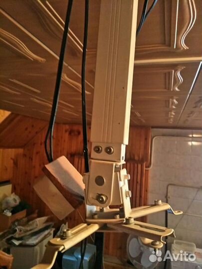 Потолочное крепление для проектора