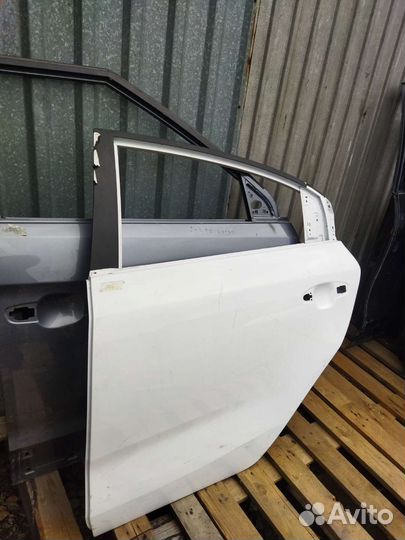Дверь задняя левая Kia Rio 4 20г