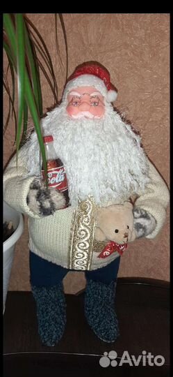 Санта Клаус под елку