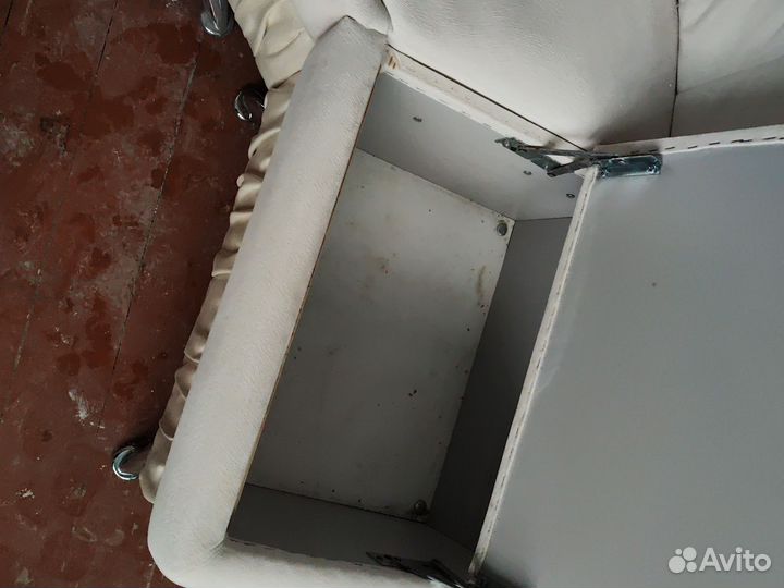 Кухонный мягкий уголок