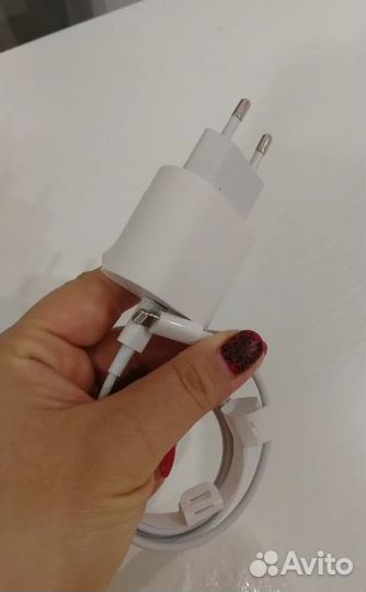 Зарядка на iPhone адаптер 20w и шнур Lightning