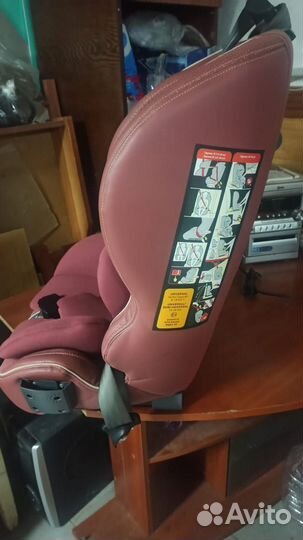 Автомобильное кресло