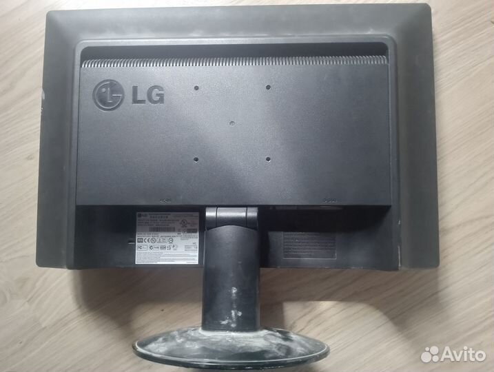 Монитор LG W1934S