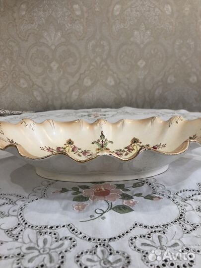 Антикварная ваза для фруктов