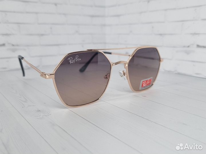 Солнцезащитные очки Ray-Ban