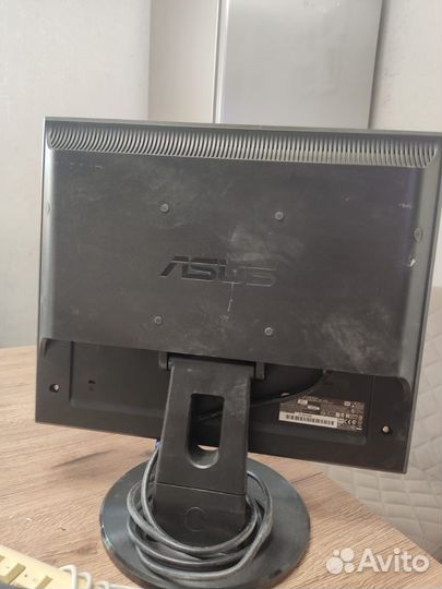 Монитор asus 17