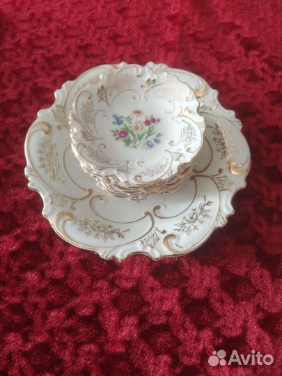 Набор тарелок