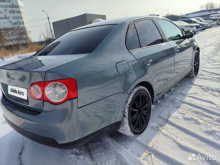 Volkswagen Jetta 1.6 AT, 2010, 240 000 км