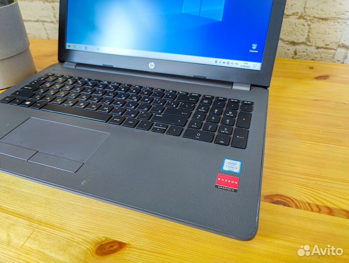 Ноутбук HP (i3-6006u/8gb/r520)