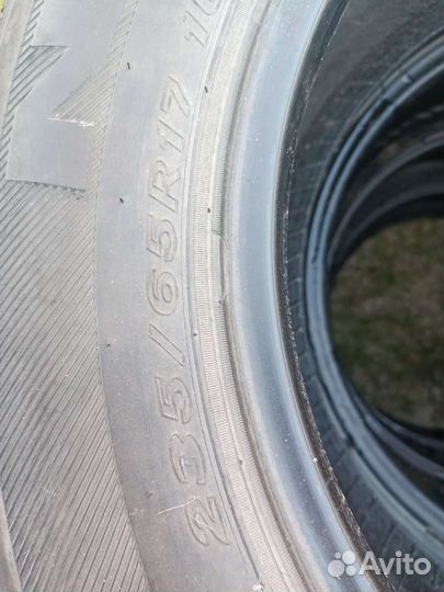 Nexen Roadian 571 235/65 R17