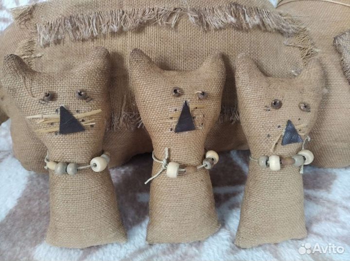 Кофейная игрушка Кошка с котятами
