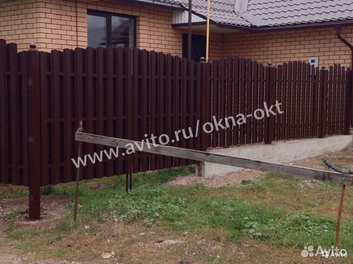 Забор из штакетника
