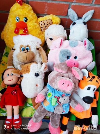 Мягкие игрушки (рюкзак, сумочки, музыкальная)