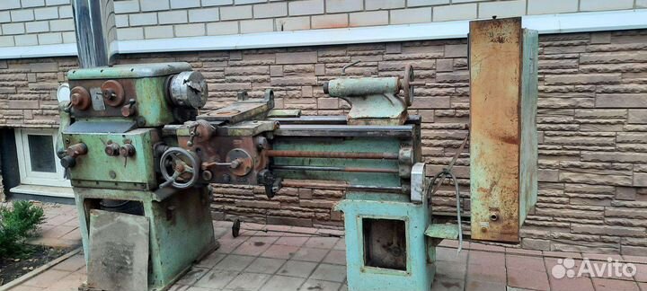 Токарный станок