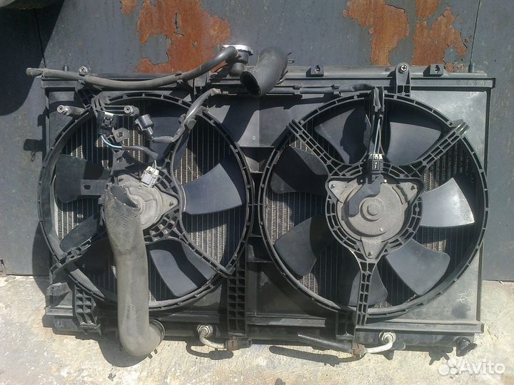 Диффузор с вентиляторами Мицубиси Лансер 9