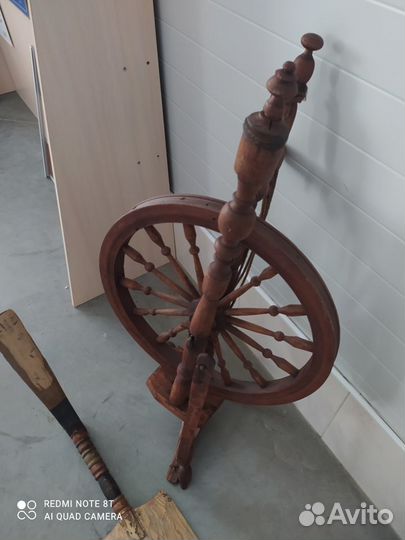 Деревянная стариная прялка