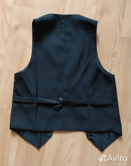 Жилет черный, школьная форма, рост 134