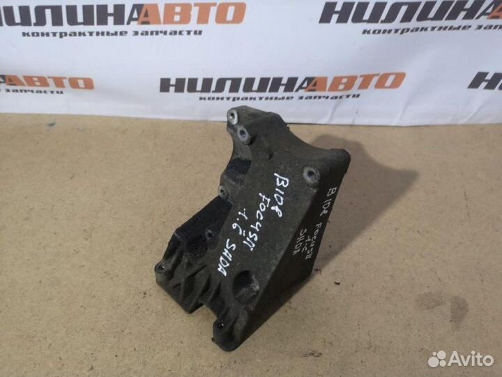 Кронштейн компрессора кондиционера Ford Focus 2