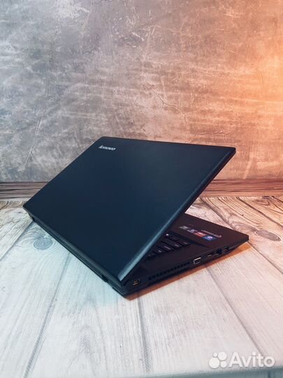 Ноутбук Lenovo 17 дюймов Core i7 GeForce