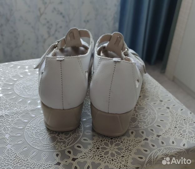 Продам женскую обувь