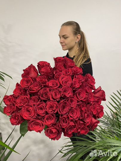 Букет красных роз сорт freedom