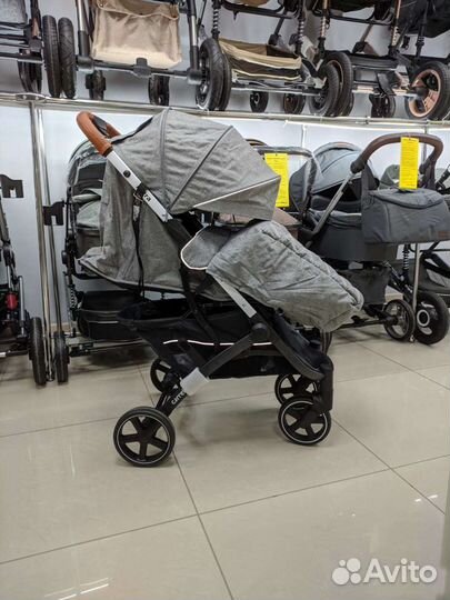 Коляска прогулочная Новая