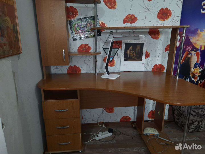Письменный стол