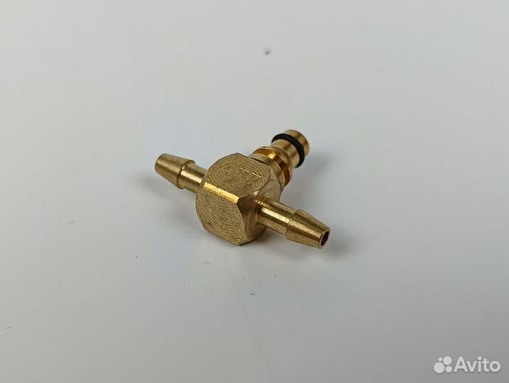 Штуцер обратки Mercedes-Benz Sprinter W906 OM646