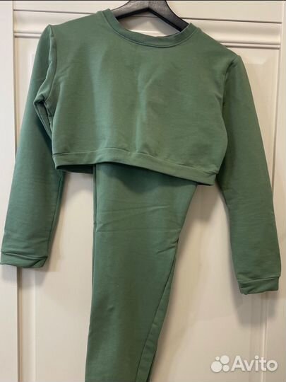 Спортивный костюм женский