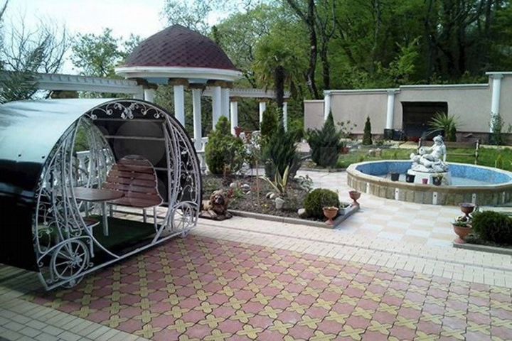 Дом 1200 м² на участке 12 сот.