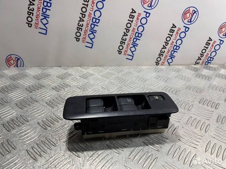 Блок управления стеклоподъемниками Nissan Qashqai+