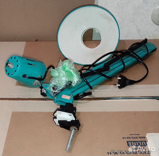 Светильники настольные 220В