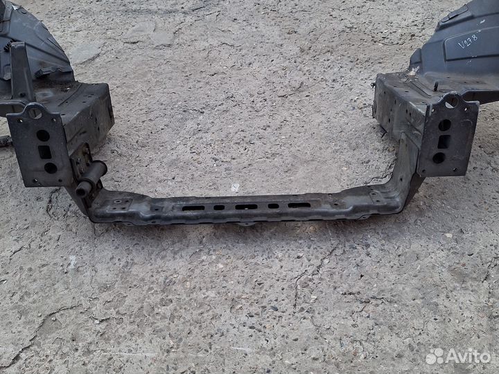 Нижняя планка телевизора Hyundai H1