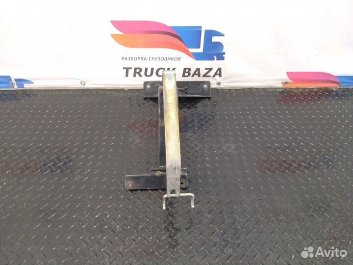 81615405069 Кронштейн подножки левый Man TGM