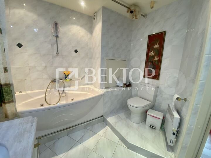 3-к. квартира, 105 м², 10/10 эт.