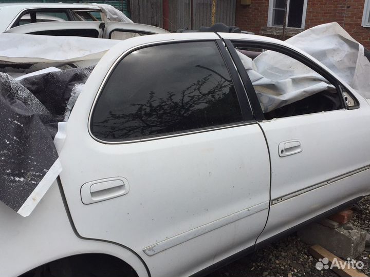 Toyota cresta 90 двери