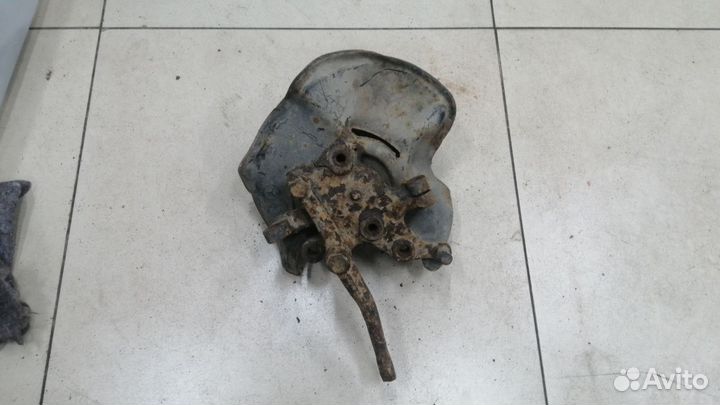 Кулак поворотный в сборе передний правый